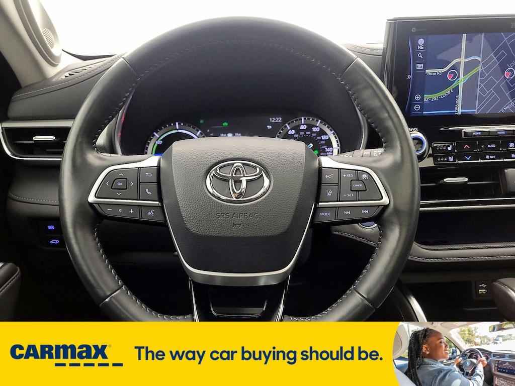 used 2022 Toyota Highlander Hybrid car, priced at $45,998