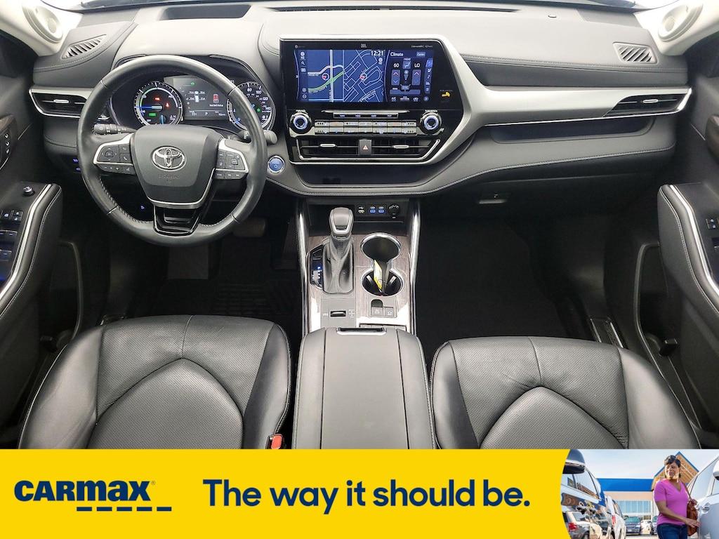 used 2022 Toyota Highlander Hybrid car, priced at $45,998
