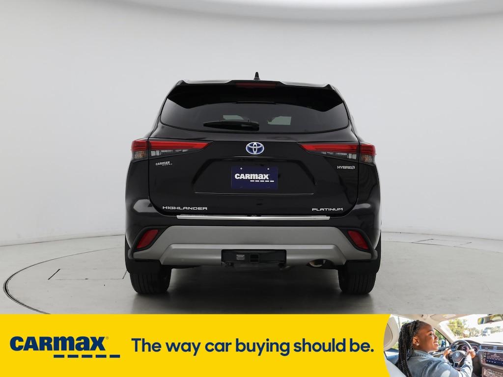 used 2022 Toyota Highlander Hybrid car, priced at $45,998