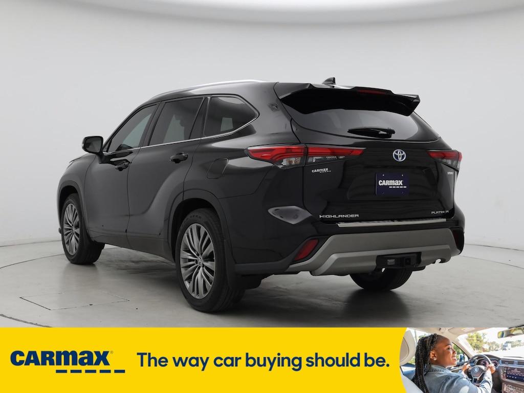 used 2022 Toyota Highlander Hybrid car, priced at $45,998