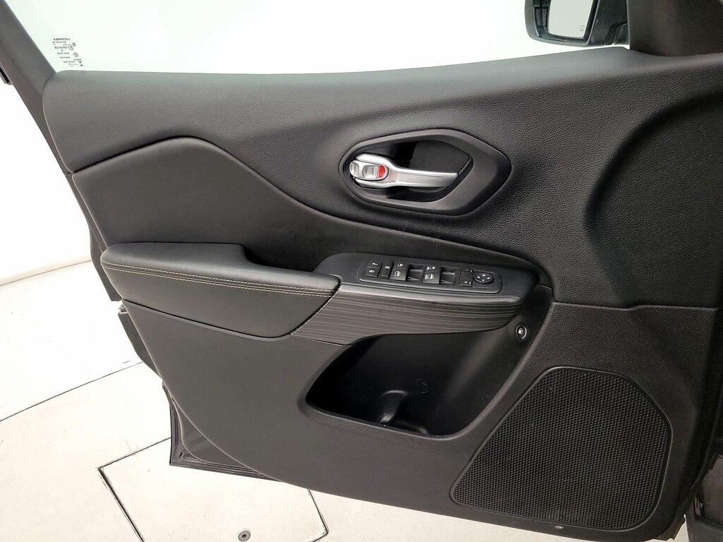 used 2016 Jeep Cherokee car, priced at $12,998