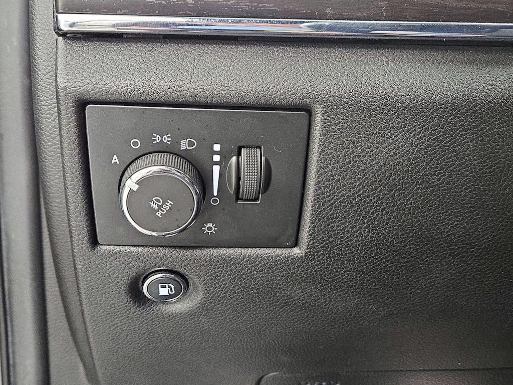 used 2014 Jeep Grand Cherokee car, priced at $13,998