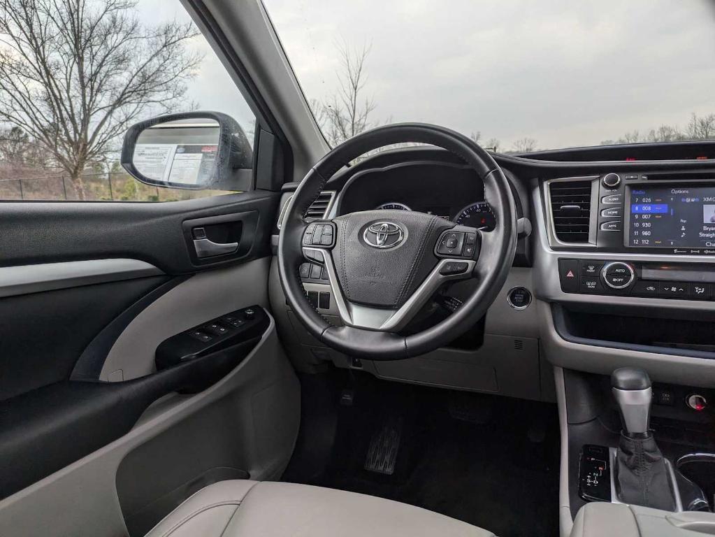 used 2018 Toyota Highlander car, priced at $22,782