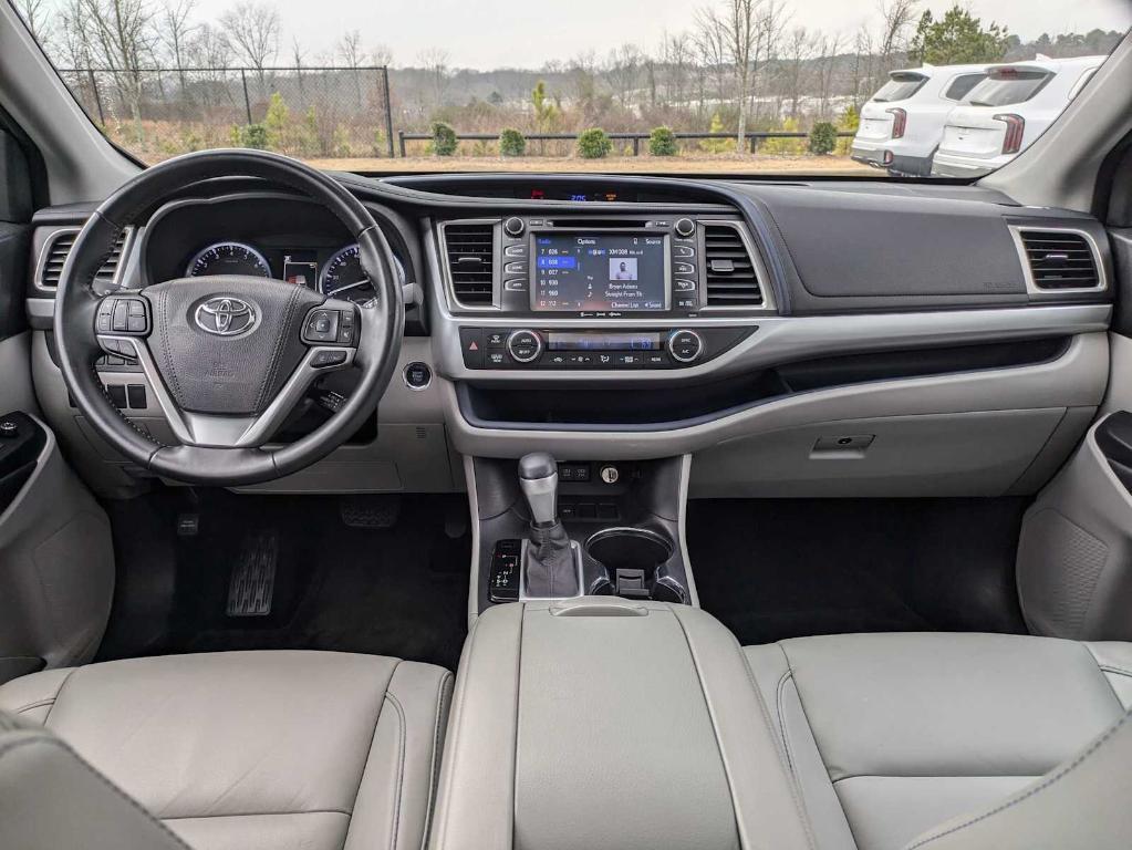 used 2018 Toyota Highlander car, priced at $22,782