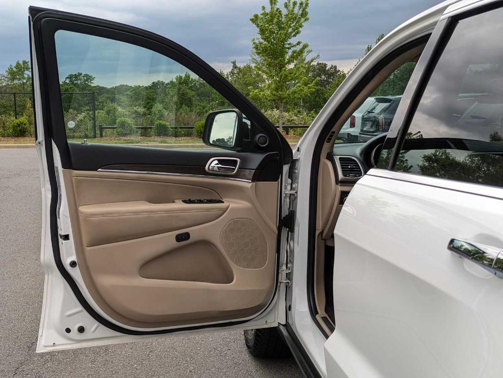 used 2017 Jeep Grand Cherokee car, priced at $16,209