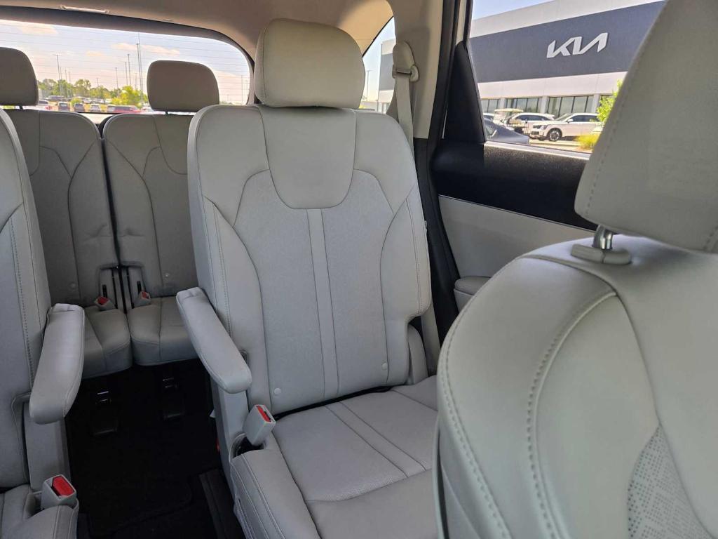 used 2023 Kia Sorento car, priced at $29,988
