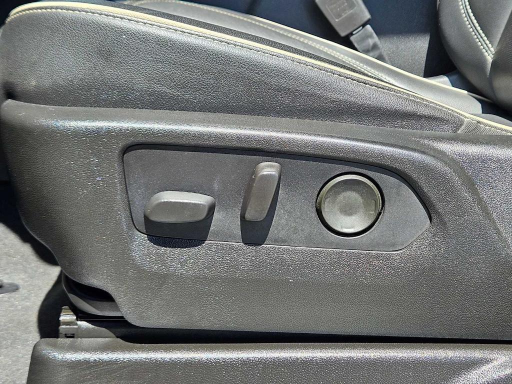 used 2021 GMC Yukon car, priced at $45,589