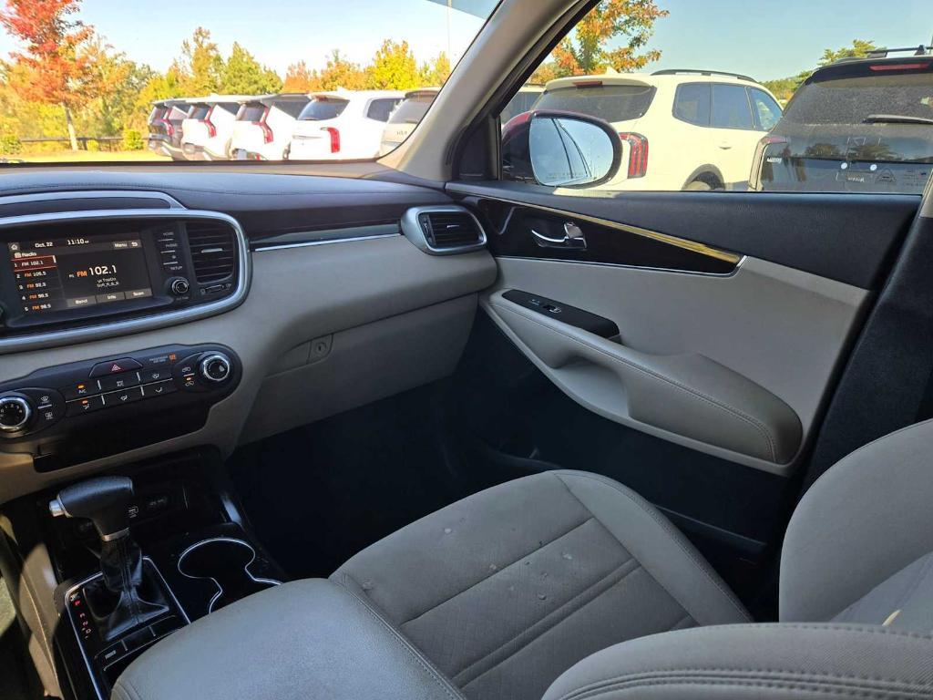 used 2020 Kia Sorento car, priced at $14,124