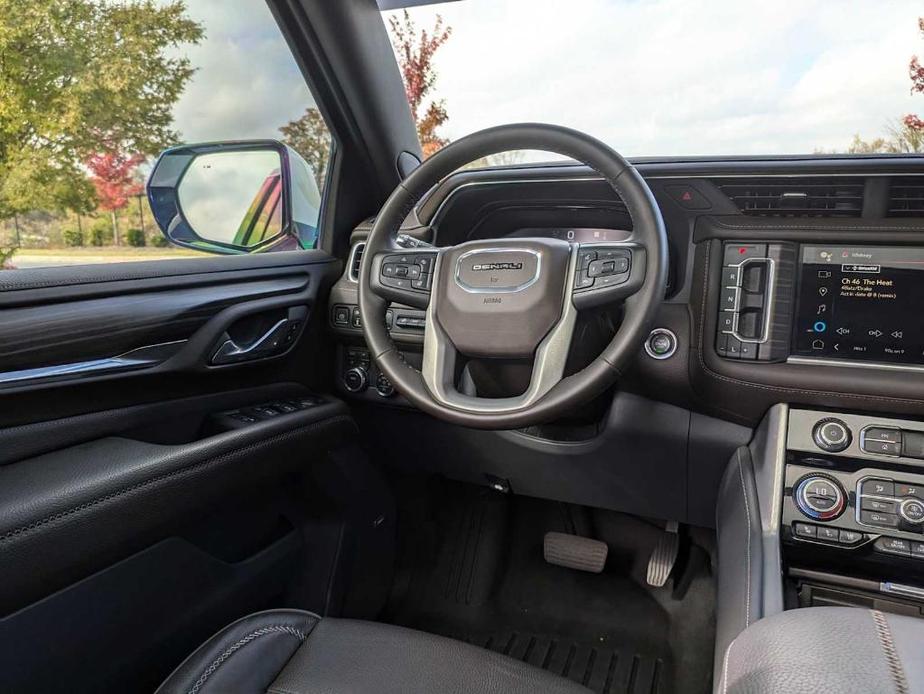 used 2023 GMC Yukon XL car, priced at $72,324