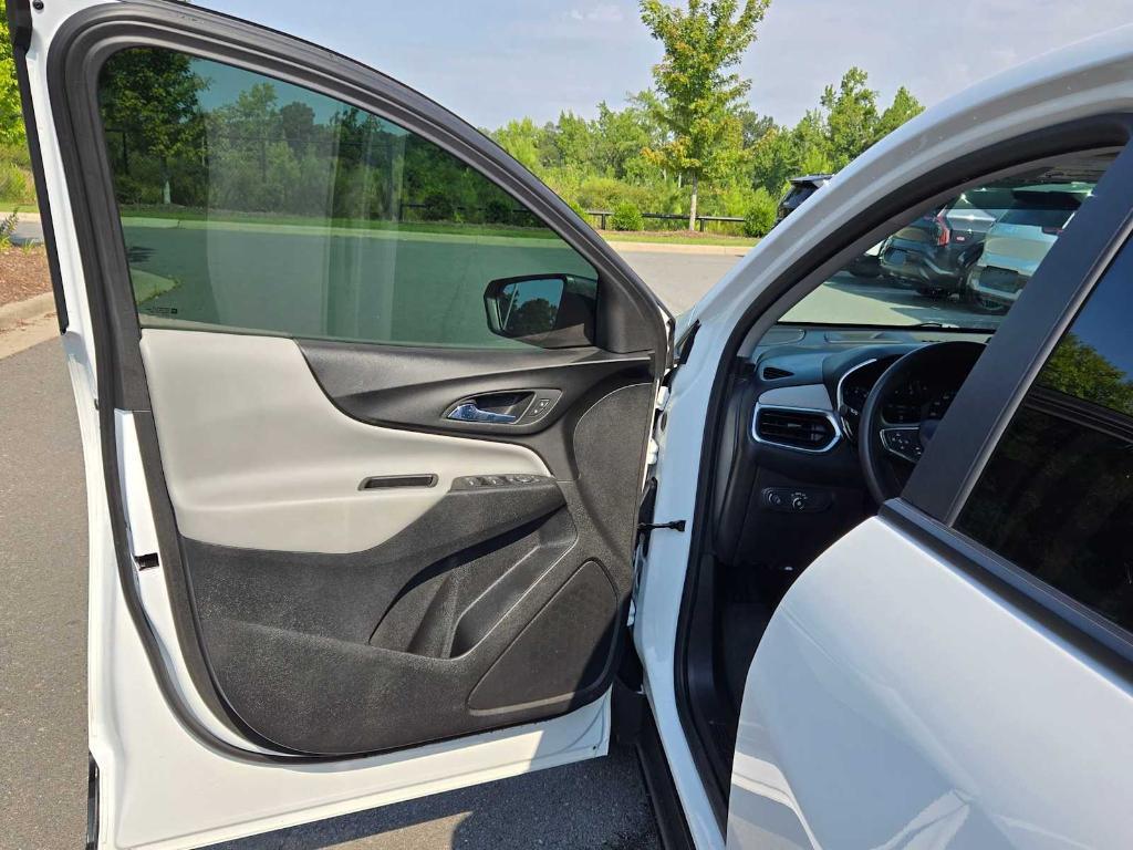used 2022 Chevrolet Equinox car, priced at $18,983