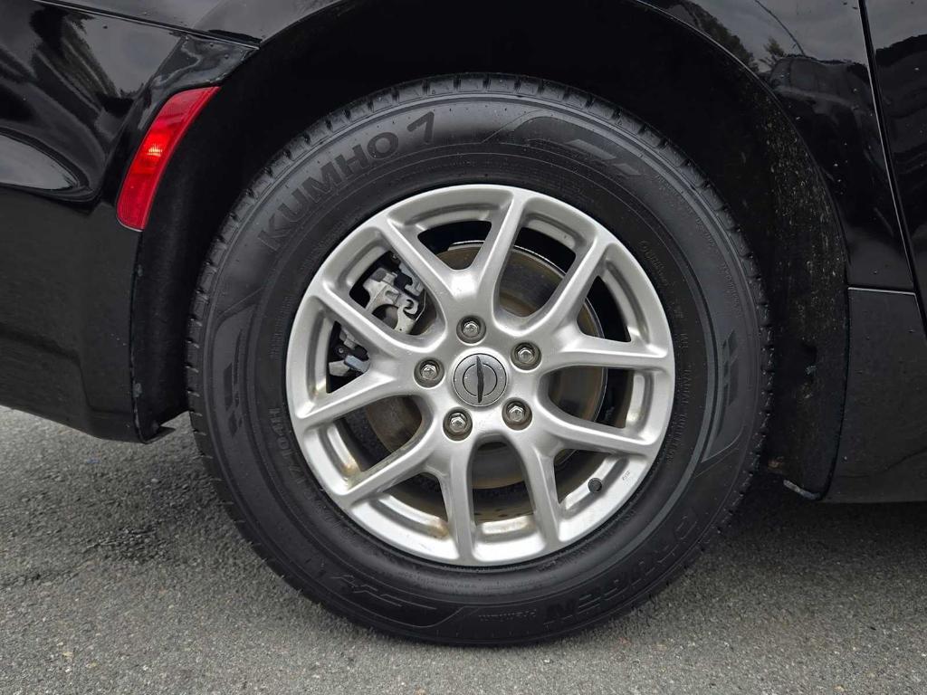 used 2024 Chrysler Pacifica car, priced at $28,729