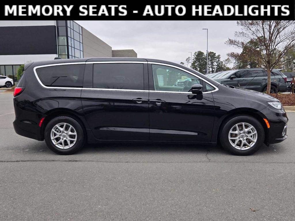 used 2024 Chrysler Pacifica car, priced at $28,729
