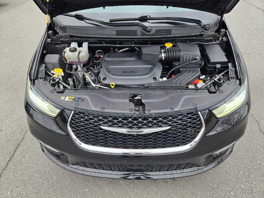 used 2024 Chrysler Pacifica car, priced at $28,729