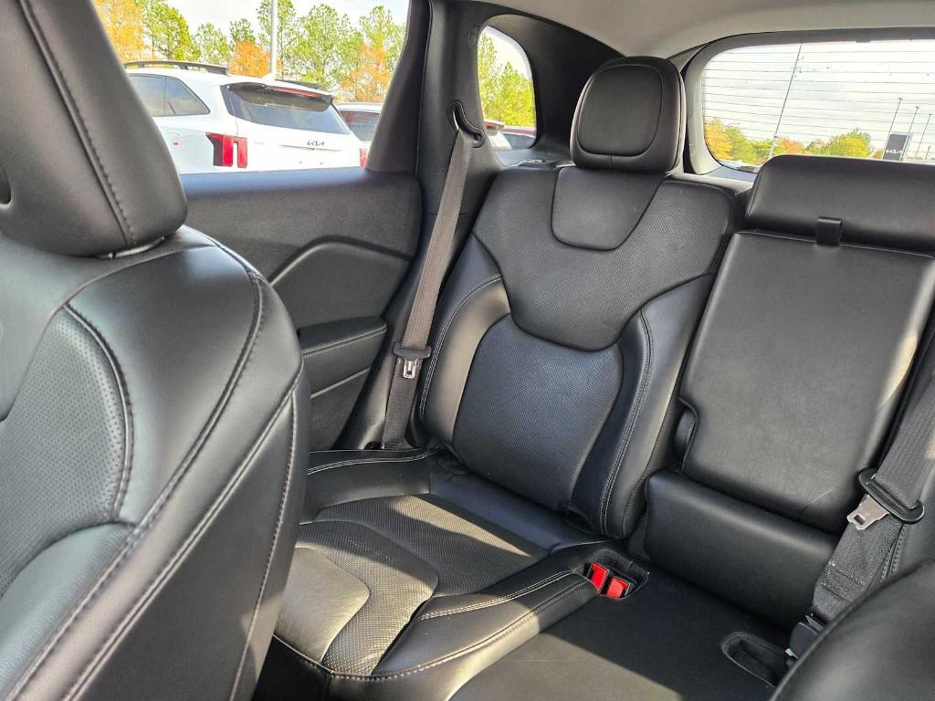 used 2021 Jeep Cherokee car, priced at $17,029