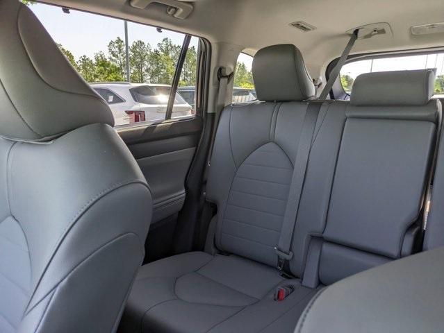 used 2022 Toyota Highlander car, priced at $38,255