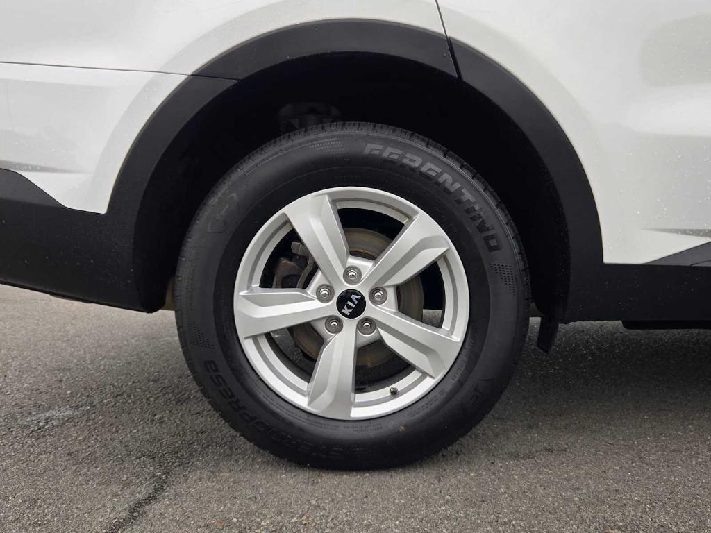 used 2021 Kia Sorento car, priced at $14,632