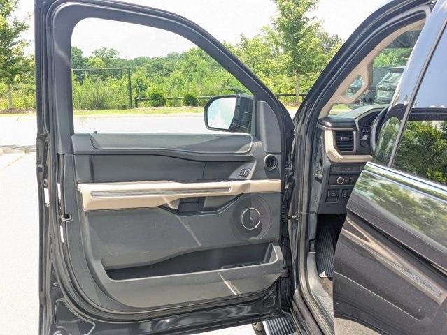 used 2023 Ford Expedition car, priced at $43,122