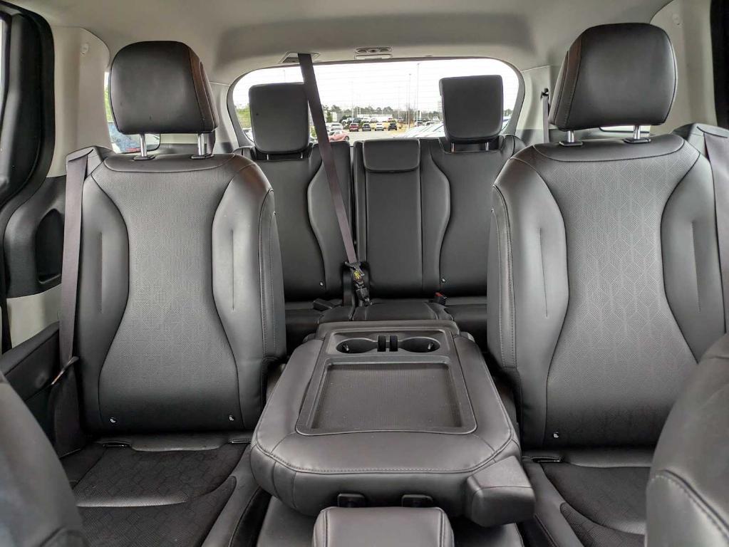 used 2024 Kia Carnival car, priced at $33,013