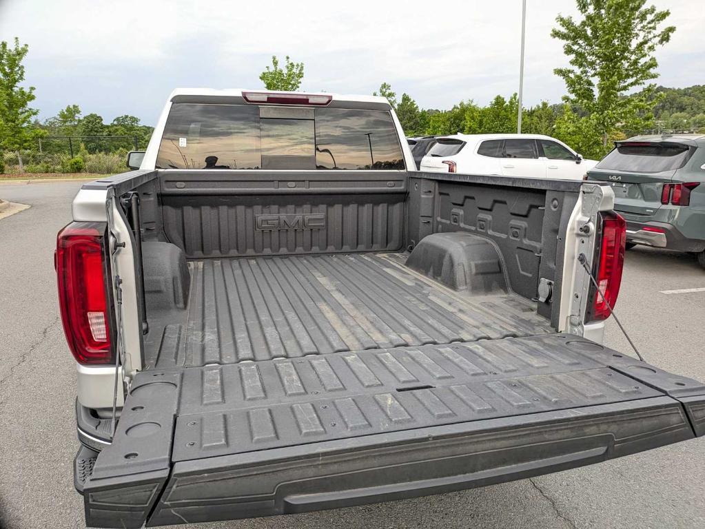 used 2022 GMC Sierra 1500 Limited car, priced at $33,138