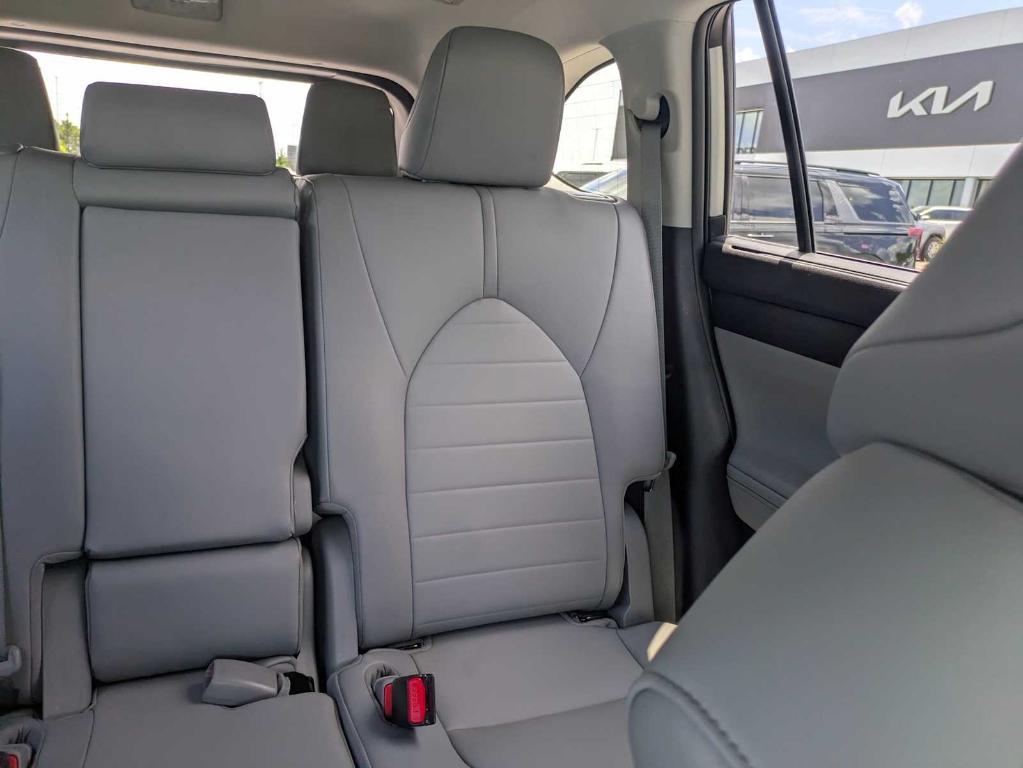 used 2020 Toyota Highlander Hybrid car, priced at $32,839