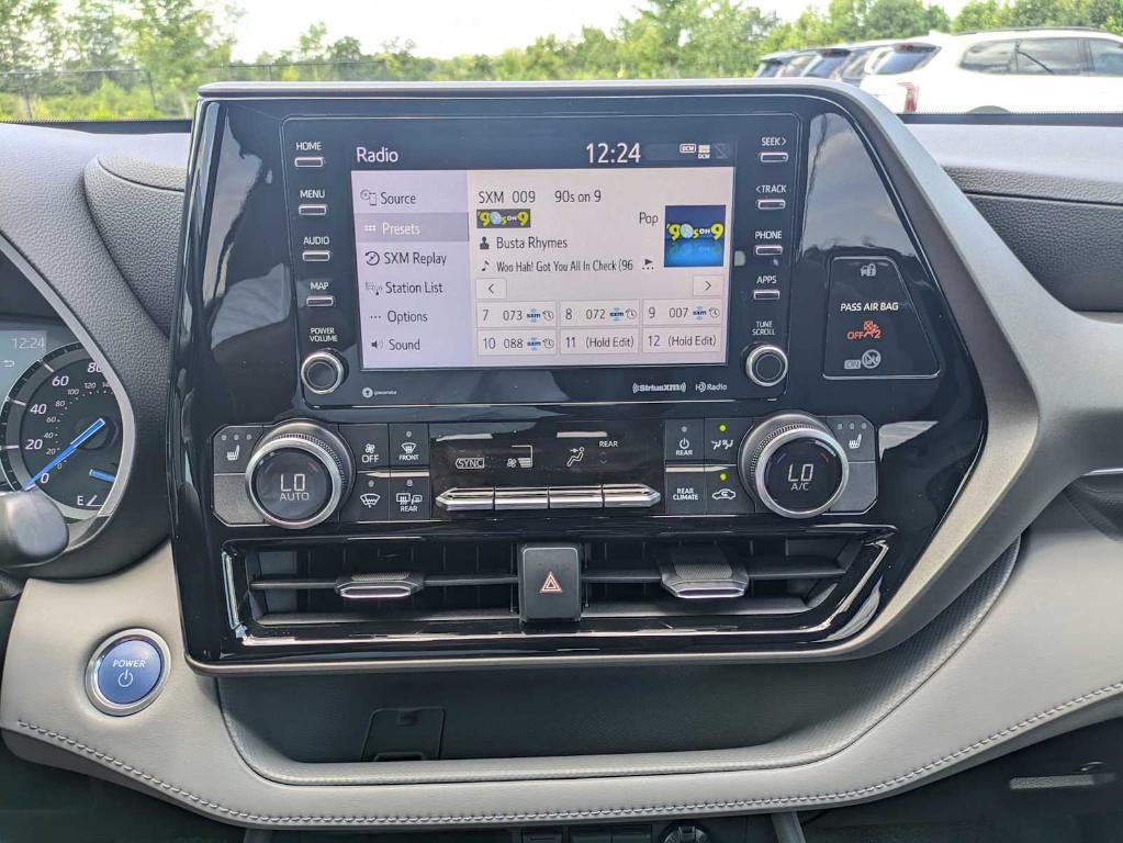 used 2020 Toyota Highlander Hybrid car, priced at $32,839