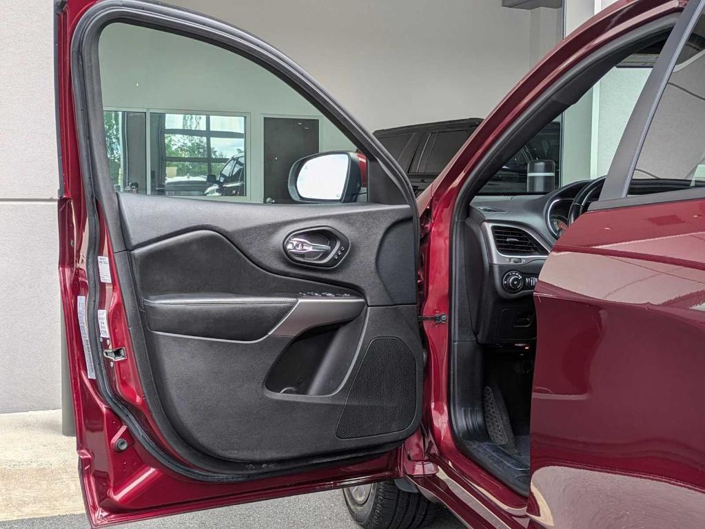 used 2020 Jeep Cherokee car, priced at $20,862