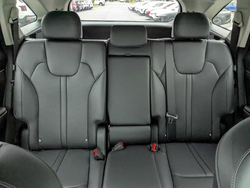 new 2025 Kia Sorento car, priced at $36,496