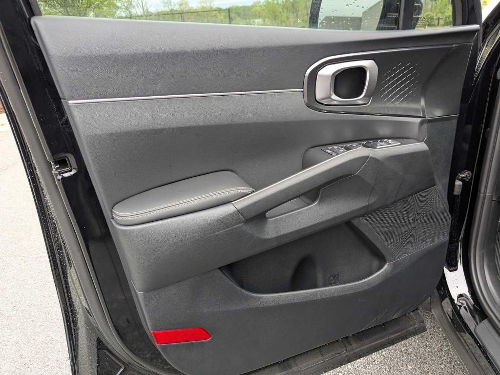 new 2025 Kia Sorento car, priced at $36,496