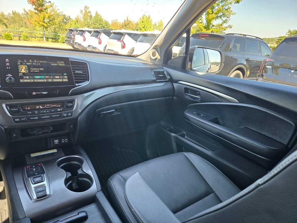 used 2022 Honda Pilot car, priced at $21,674