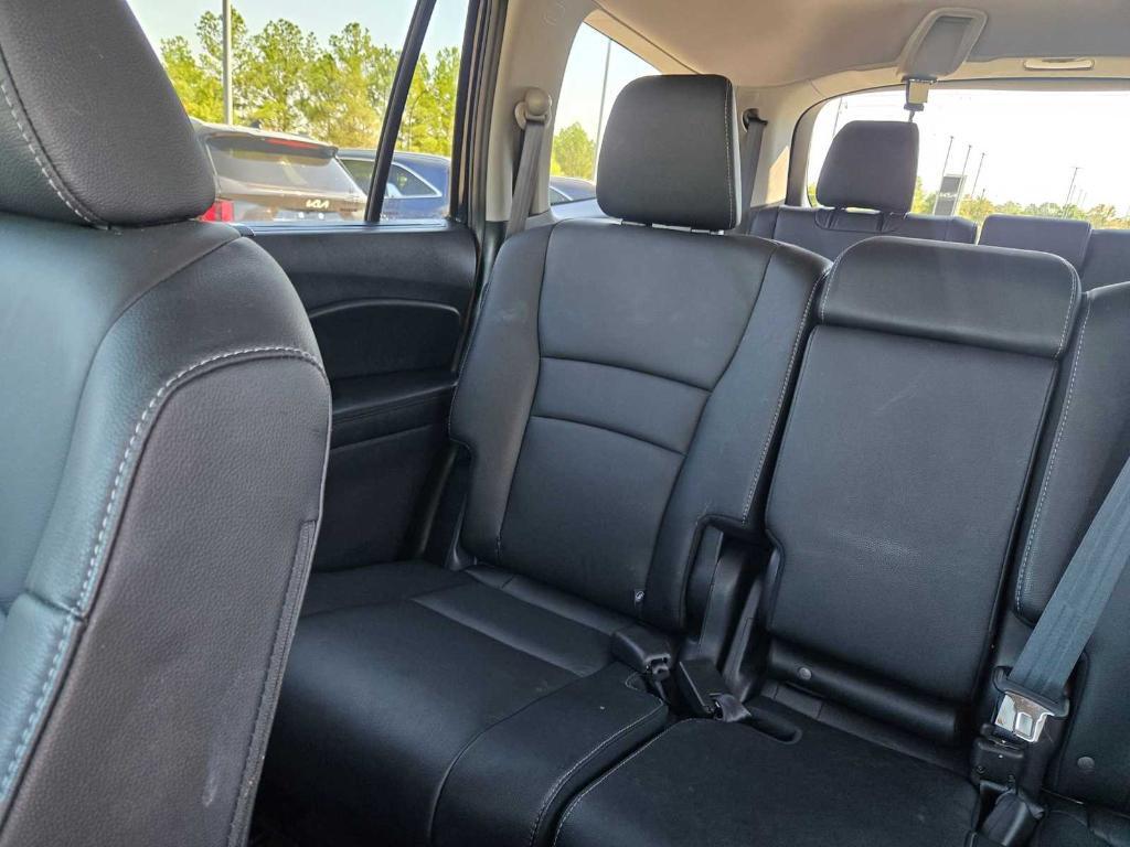 used 2022 Honda Pilot car, priced at $21,674