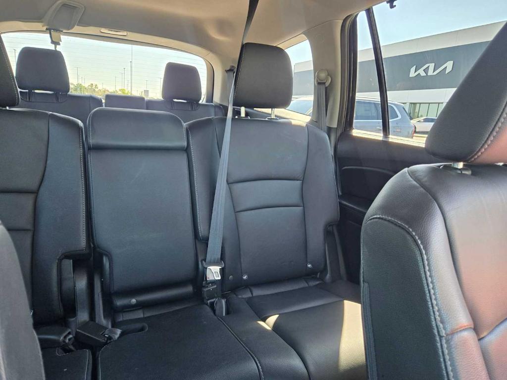 used 2022 Honda Pilot car, priced at $21,674