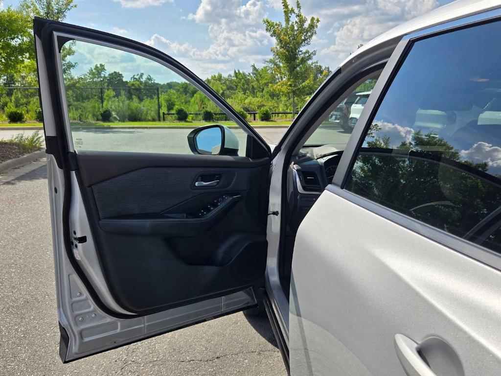 used 2023 Nissan Rogue car, priced at $19,881