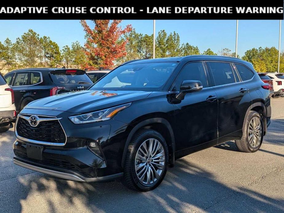 used 2021 Toyota Highlander car, priced at $35,304