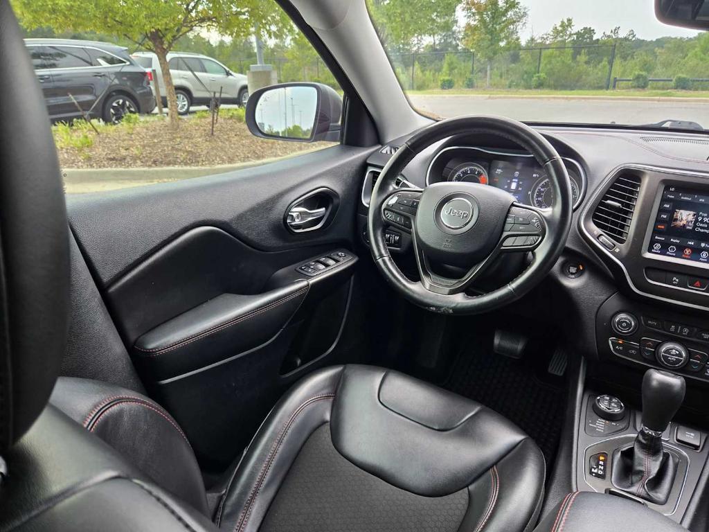 used 2020 Jeep Cherokee car, priced at $22,124