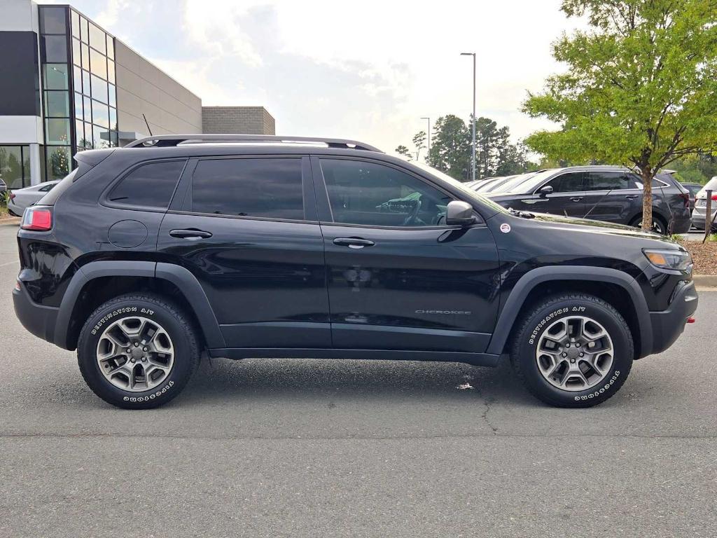 used 2020 Jeep Cherokee car, priced at $22,124