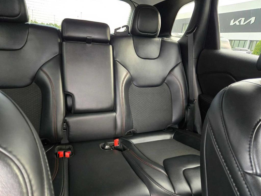 used 2020 Jeep Cherokee car, priced at $22,124