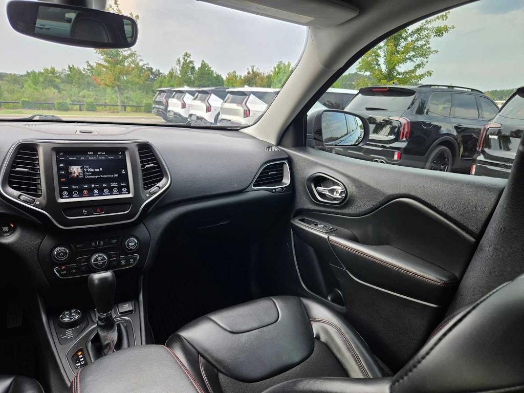 used 2020 Jeep Cherokee car, priced at $22,124