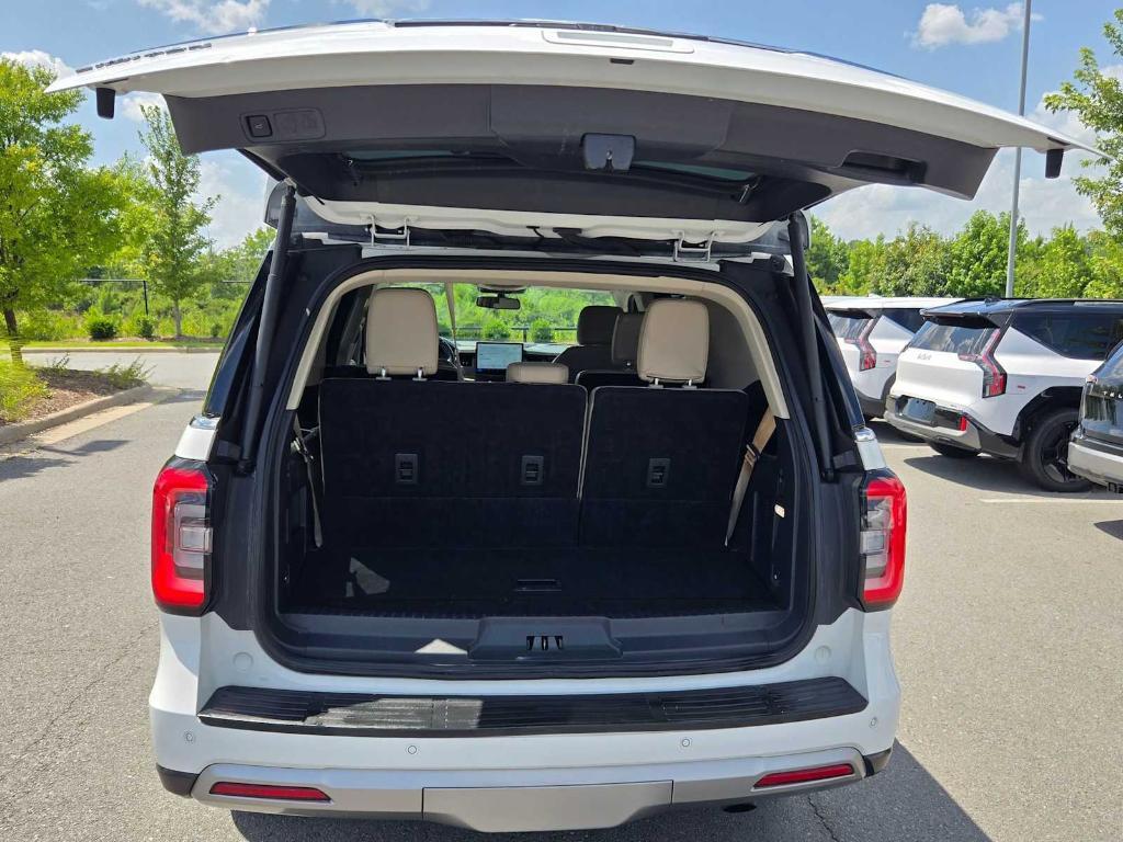 used 2023 Ford Expedition car, priced at $45,549