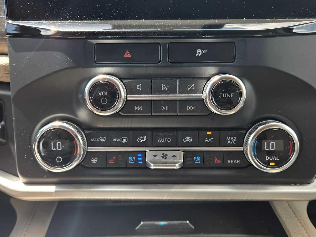 used 2023 Ford Expedition car, priced at $45,549