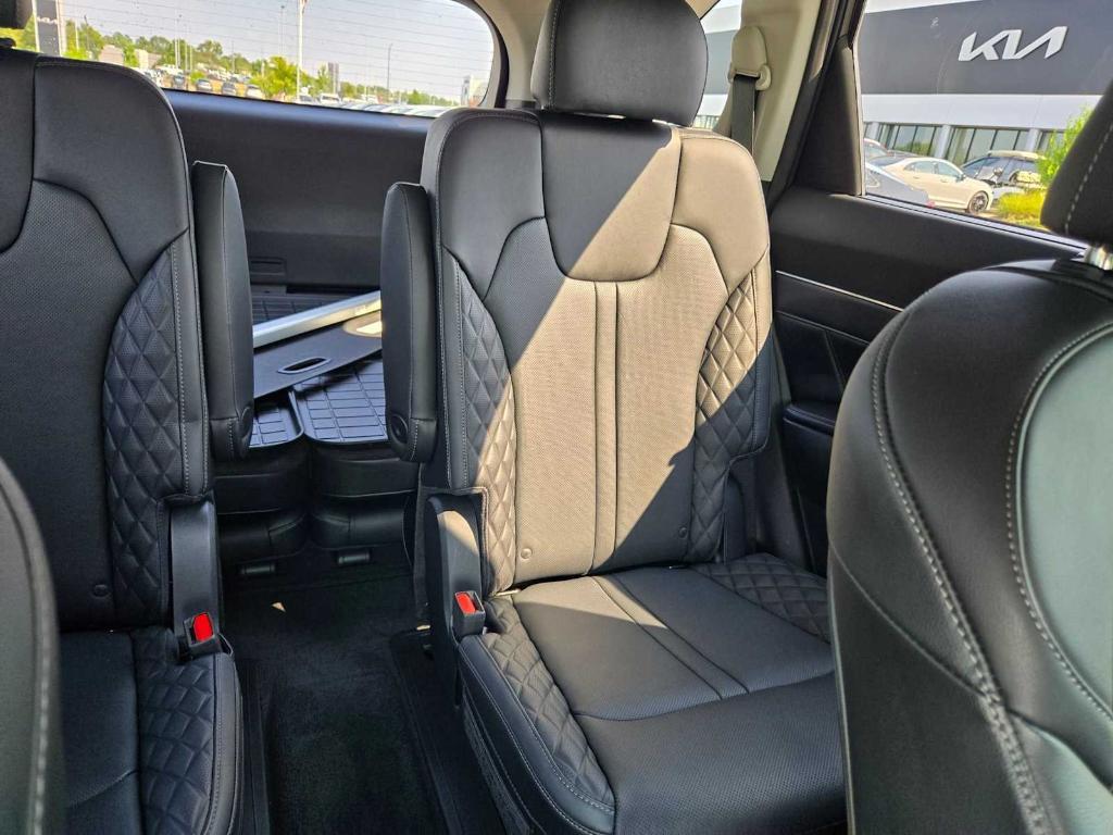 used 2023 Kia Sorento car, priced at $35,993