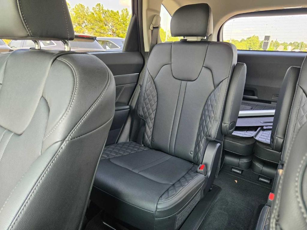 used 2023 Kia Sorento car, priced at $35,993