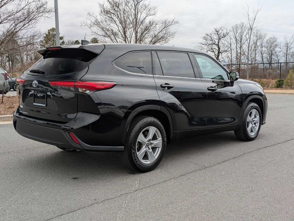 used 2021 Toyota Highlander car, priced at $26,826