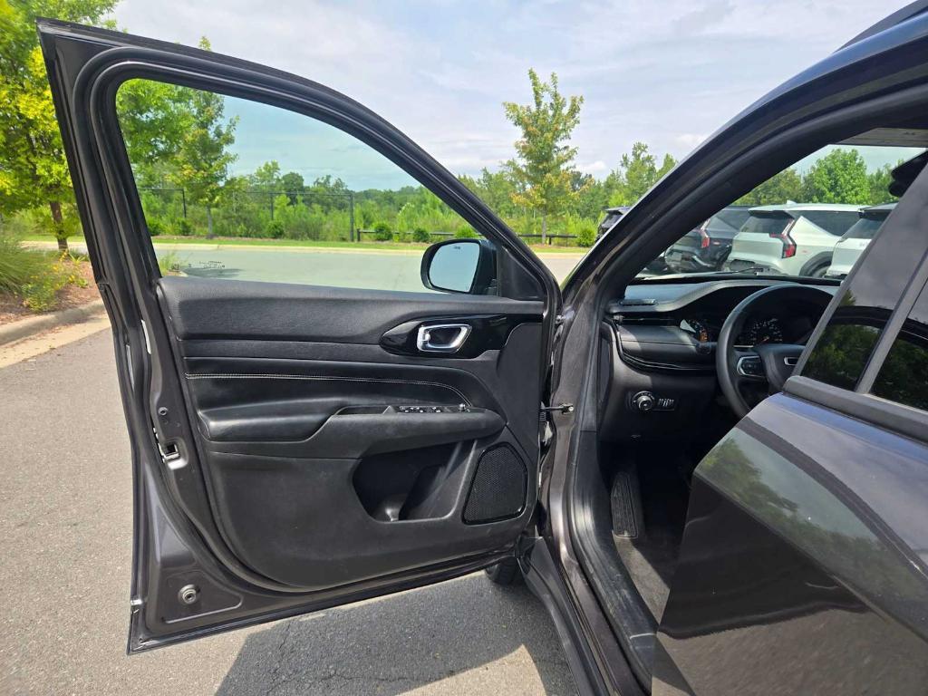 used 2023 Jeep Compass car, priced at $21,938