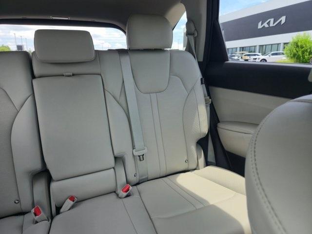 used 2025 Kia Sorento car, priced at $34,990