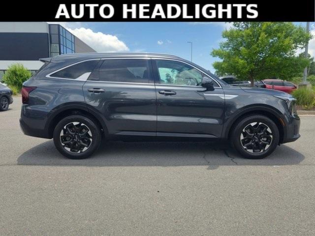 used 2025 Kia Sorento car, priced at $34,990