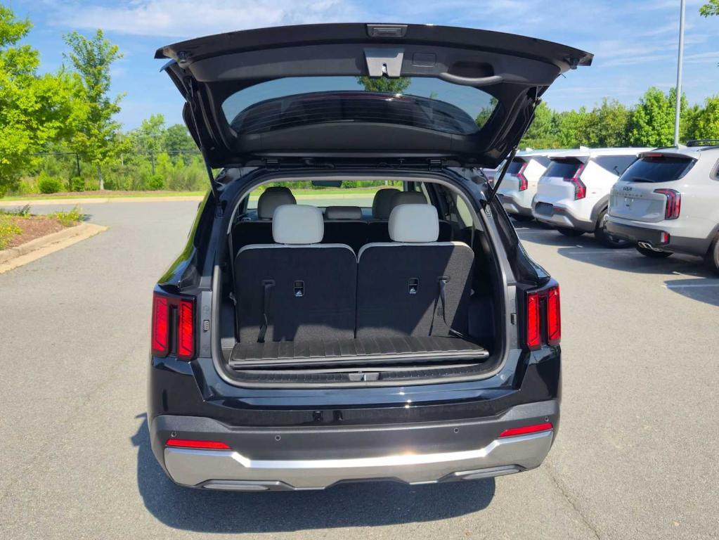 used 2025 Kia Sorento car, priced at $34,282