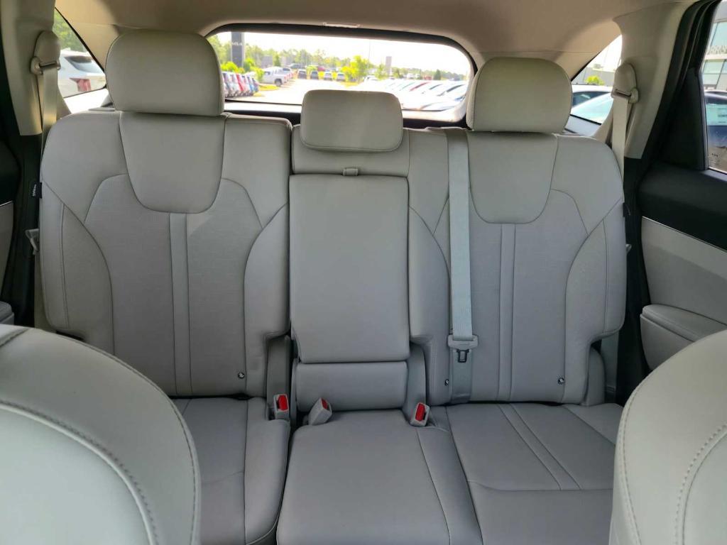 used 2025 Kia Sorento car, priced at $34,282