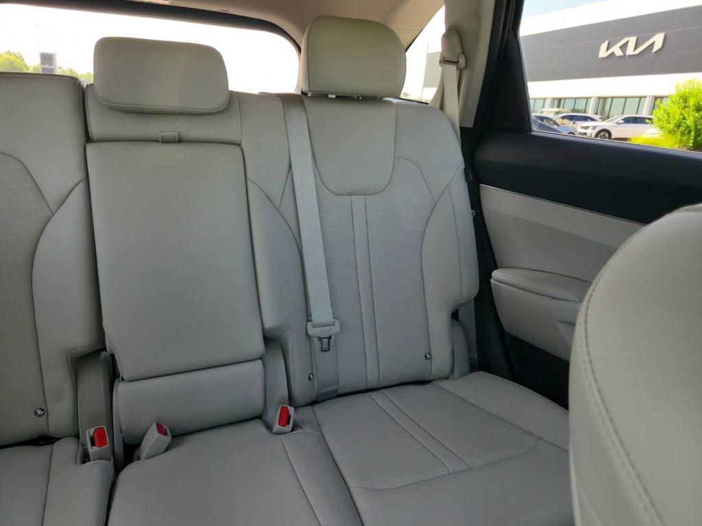 used 2025 Kia Sorento car, priced at $34,282