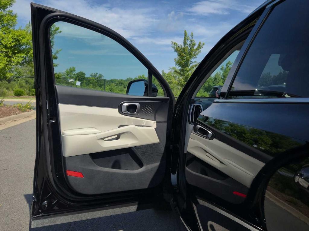 used 2025 Kia Sorento car, priced at $34,282
