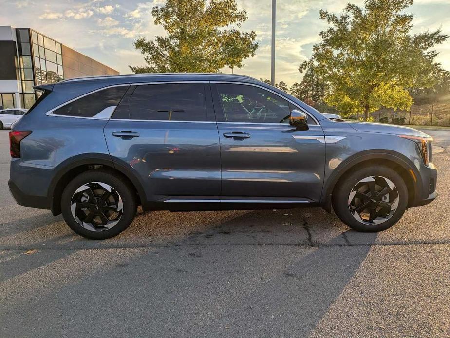 new 2025 Kia Sorento Hybrid car, priced at $47,680